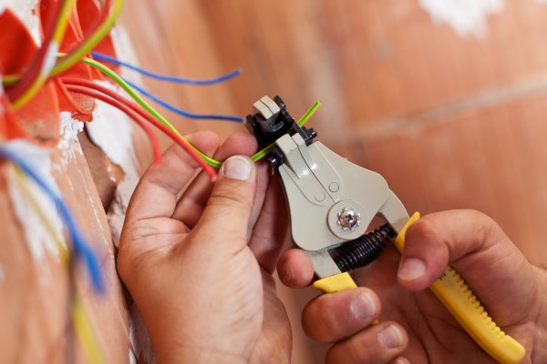 Rénovation électrique à Illkirch : Les étapes de la mise aux normes d’un circuit électrique